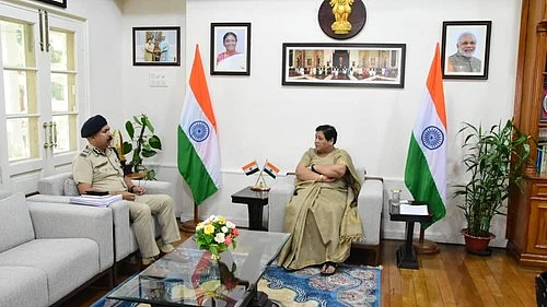 Manipur governor Anusuiya Uikey with DGP Rajiv Singh (Photo: IANS)