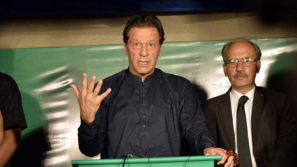 Pak govt makes overnight changes in anti-corruption laws