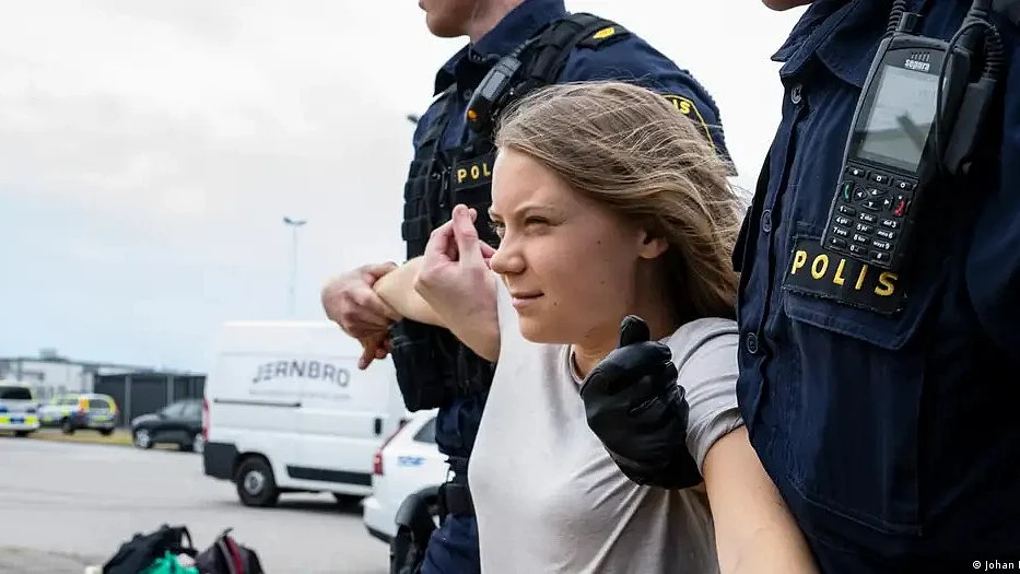 Greta Thunberg was arrested on June 19 for refusing to leave the blockade of an oil terminal in the southwestern Swedish port of Malmo (photo: DW)