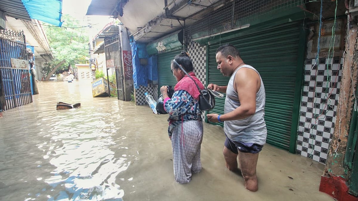 Flooded Tibetan monastery under ISBT Shahdara Link flyover on Ring Road after the rains (photo: Vipin/National Herald)