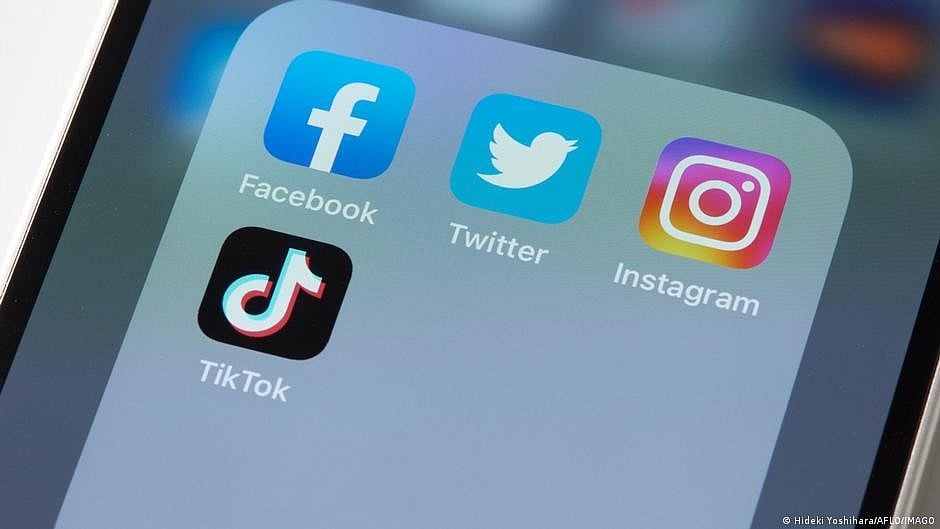 Judge blocks US officials from contacting social media firms