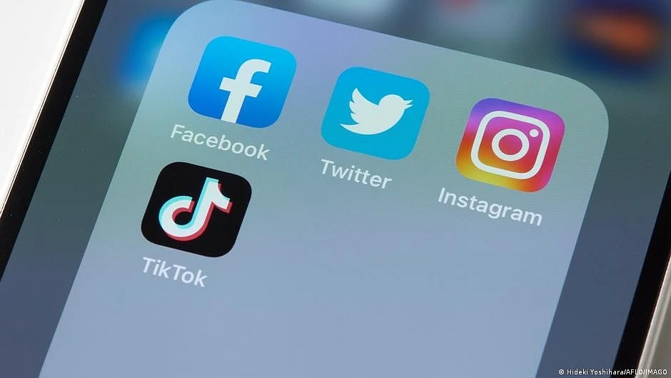 Judge blocks US officials from contacting social media firms