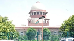 Restoration of internet: SC asks Manipur govt to raise its grievance before HC