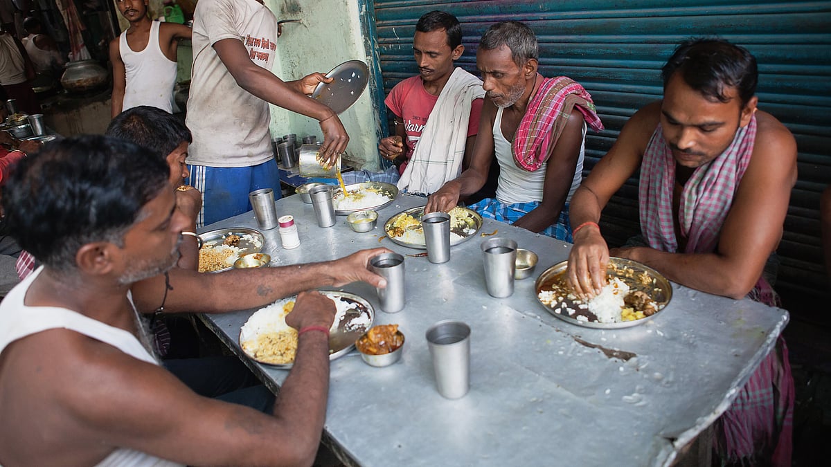The Anna Bhagya Yojana launched by the Congress govt in K'taka entitles each BPL person to 10 kg of rice per every month (Photo: Getty Images)