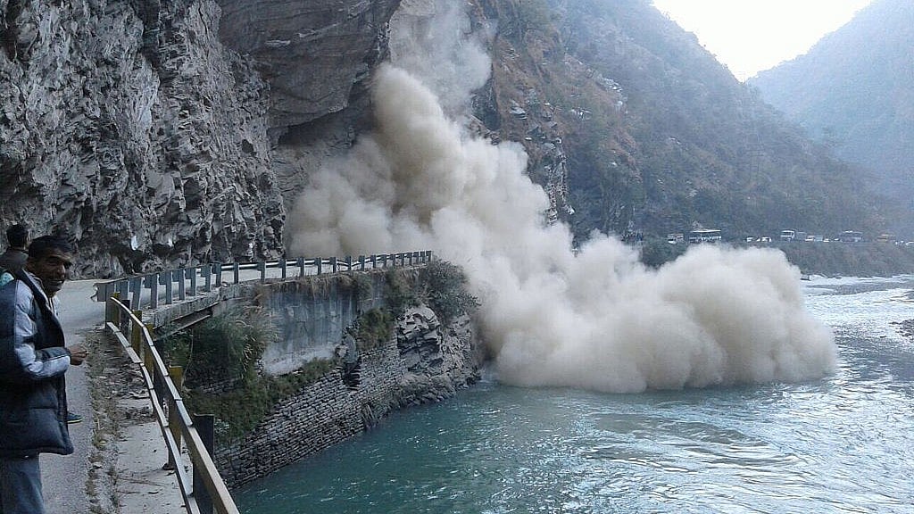 A landslide near Manali in Himachal Pradesh (photo: Getty Images)