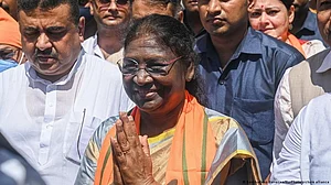 President lands in Hyderabad to attend the 125th birth anniversary of a freedom fighter