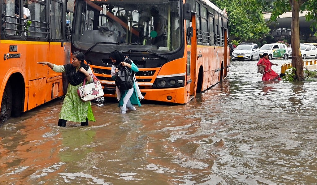 Yamuna water flows to ITO, Rajghat, as the Irrigation Department regulator suffers damage