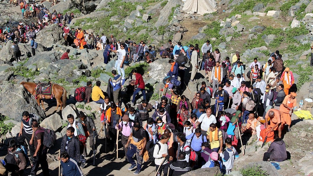 Over 7,000 more pilgrims leave Jammu base camp for Amarnath Yatra