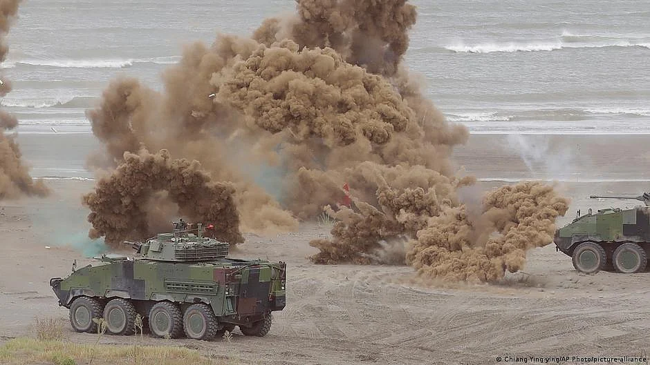 Taiwan's military holds drills in New Taipei City on Thursday, July 27. (photo: DW)