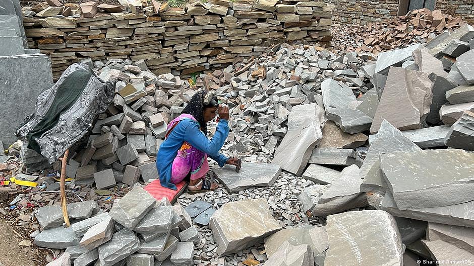 India: Lung disease turns Budhpura into 'village of widows'