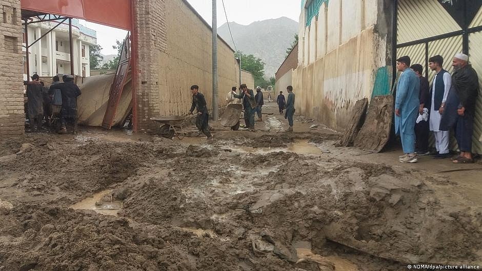 Afghanistan: Flash floods leave dozens dead