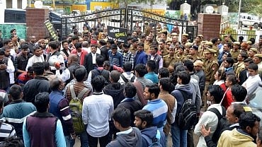 Tension in Allahabad University after student dies while drinking water