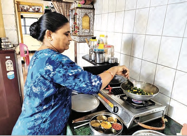 The preference for home-cooked food, so quintessentially working-class India (photo: Sameer Zagade)