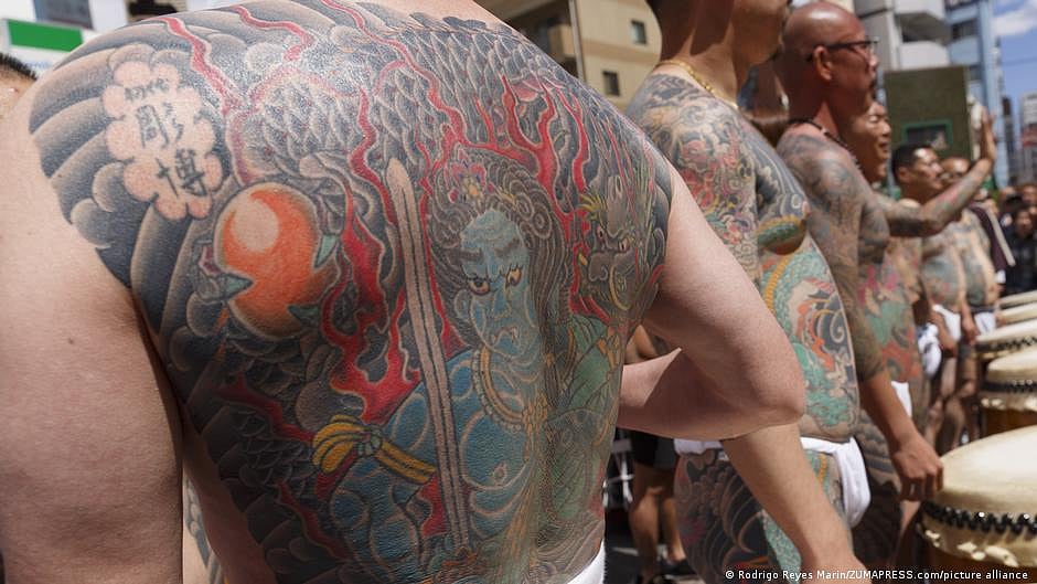 Japan: Tattoo artists want to wash off criminal connection