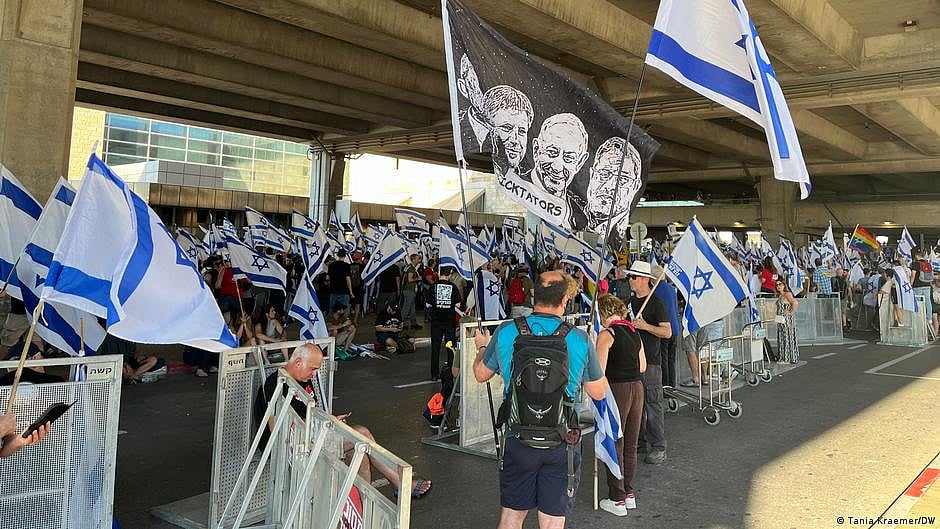 Israel: Judicial overhaul draws more protests