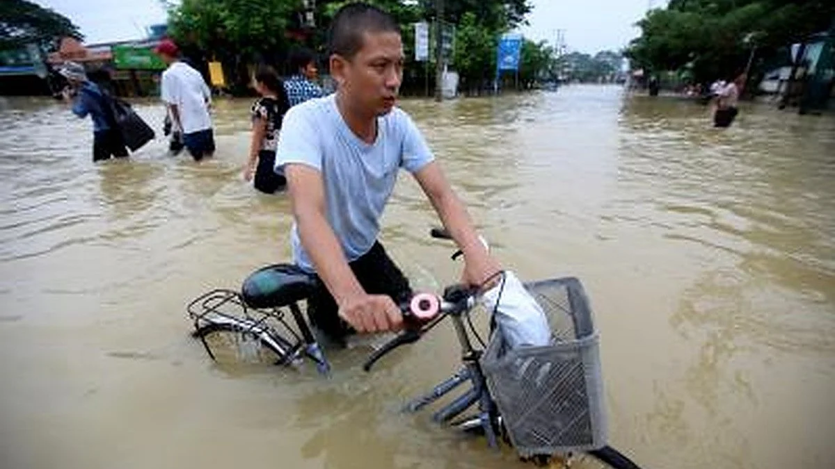Heavy rains and strong winds caused landslides and falling trees (Photo: IANS)