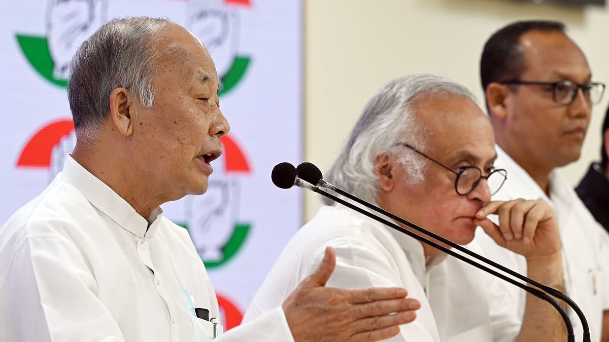 Okram Ibobi Singh and Jairam Ramesh during a party meeting (photo: Getty Images)