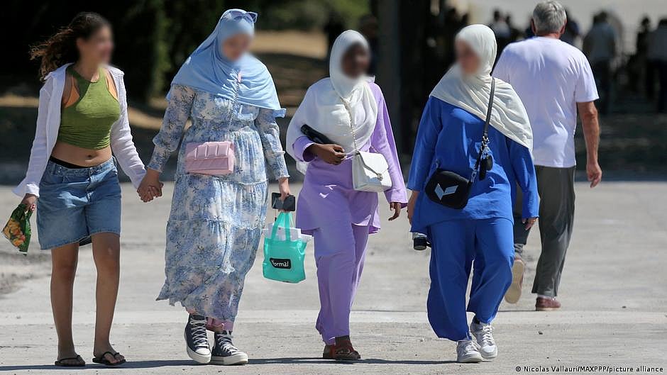 France to ban Muslim abaya dresses in schools