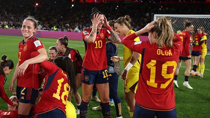 Spanish Women's football team and Women's World Cup winners (photo: @FIFAWWC/Twitter)