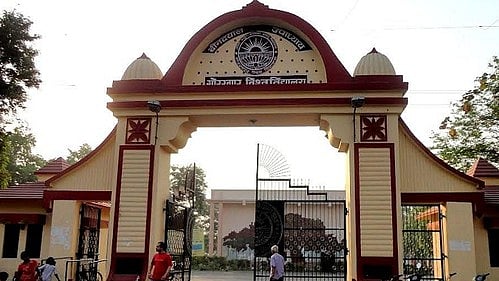 2 professors sent notice for welcoming ABVP members by UP university