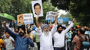 1984 anti-Sikh riots: DSGMC members stage protest outside court against Tytler’s bail