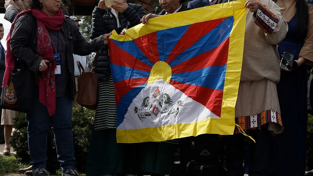 Tibet flag (photo: IANS)
