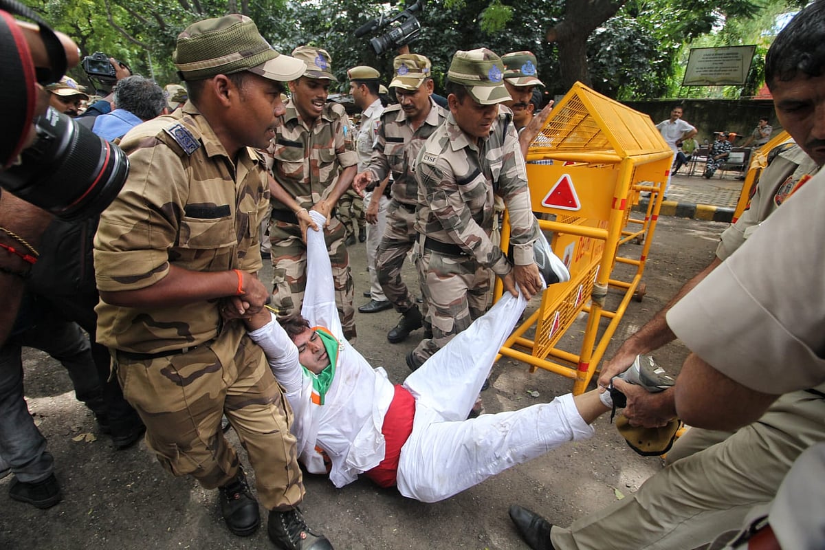 Photo Story: Youth Congress holds protest against Modi govt over Manipur violence