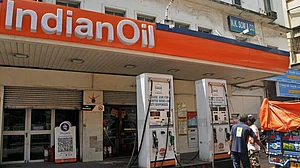 Cong renews attack over Bessent's ‘permission’ remark on Russian oil