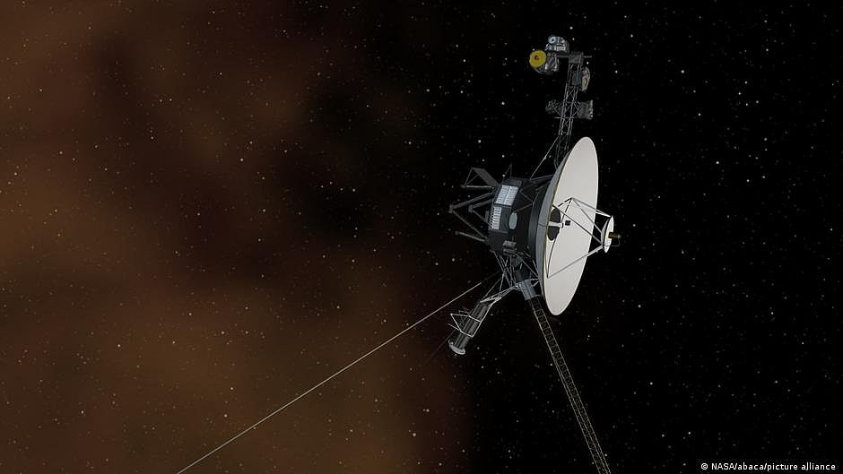 Voyager 2: NASA restores contact with spacecraft
