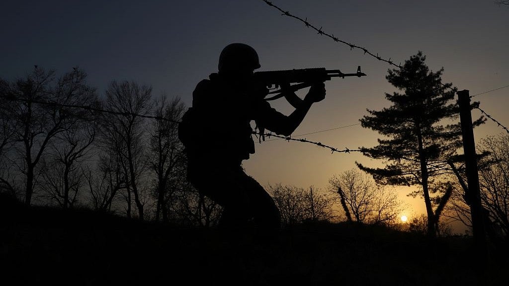 Representative image of Indian Army personnel performing a drill (photo: Nasir Kachroo/NurPhoto via Getty Images)