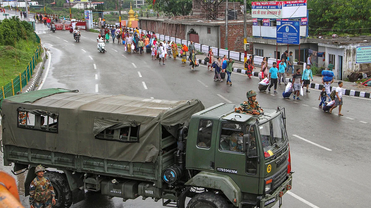 Army presence in Jammu & Kashmir (photo courtesy PTI)