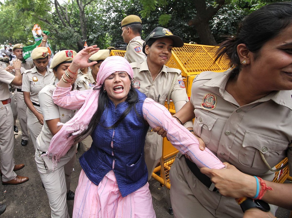Photo Story: Youth Congress holds protest against Modi govt over Manipur violence
