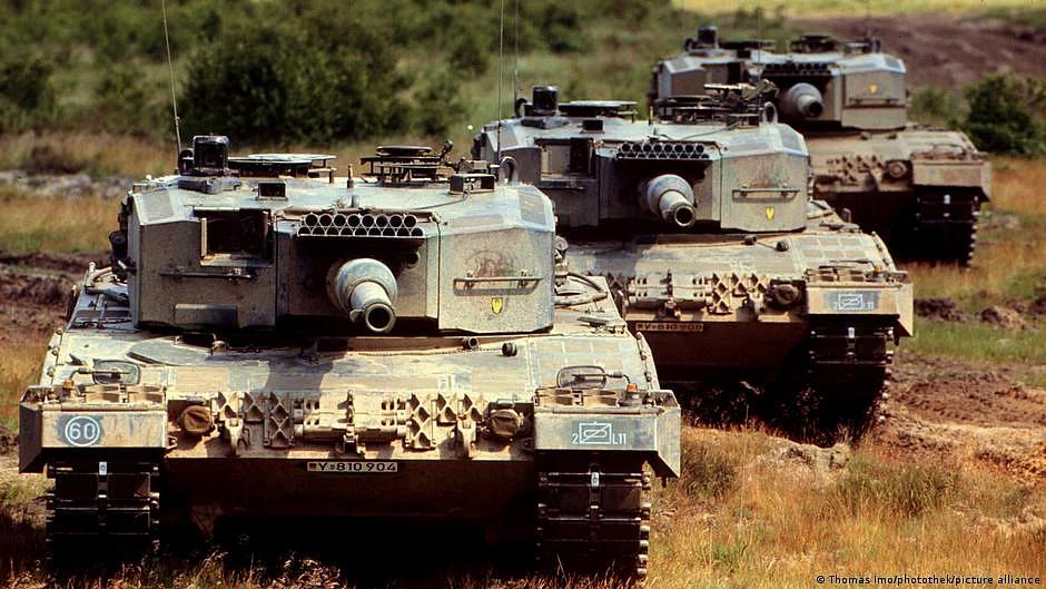 It could take up to six months for the tanks to arrive on the battlefield in Ukraine (photo: Thomas Imo/photothek/picture alliance)
