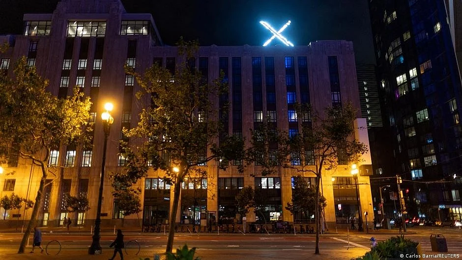 The city of San Francisco had launched an investigation into the giant "X" sign (photo: Carlos Barria/REUTERS)