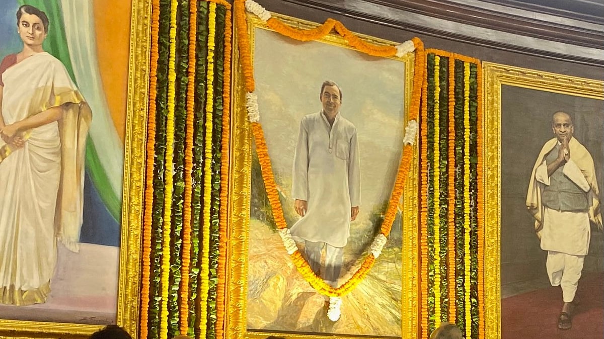 Sonia Gandhi, Mallikarjun Kharge, Kapil Sibal and other parliamentarians from various parties pay tributes to former PM Rajiv Gandhi at the Central Hall in parliament house on Sunday 