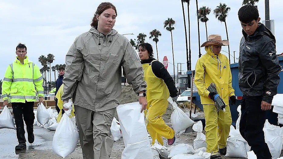 Tropical Storm Hilary batters Mexico and California