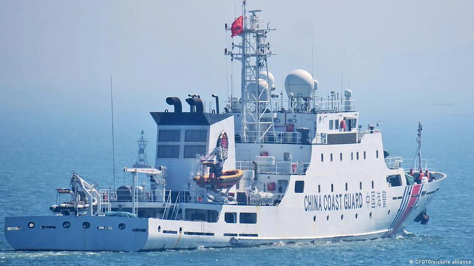 China's coast guard ship on the disputed South China Sea. (photo: DW)