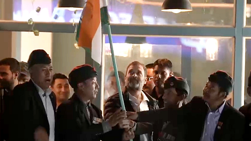 Rahul Gandhi with the tricolour at the Leh local market (Photo: IANS)