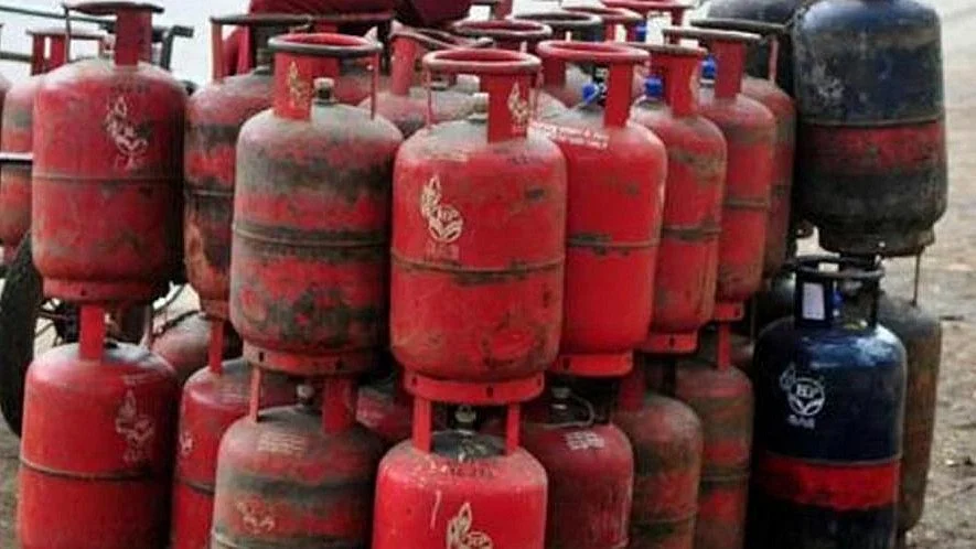 Chief minister Ashok Gehlot's initiative provides affordable gas cylinders, easing burden for needy families (photo: National Herald archives)