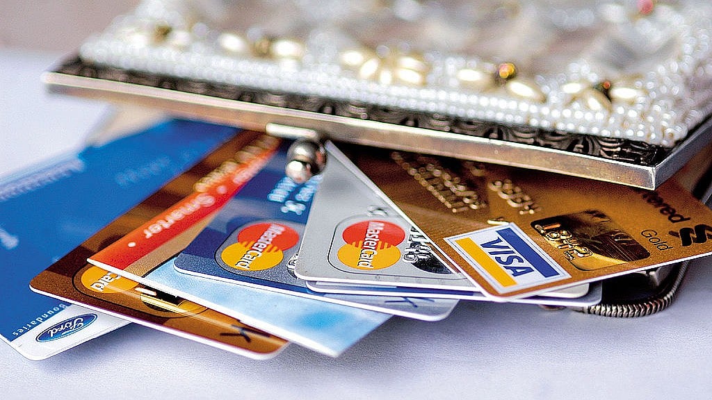 Credit card default rises to Rs 4,072 crore in FY24