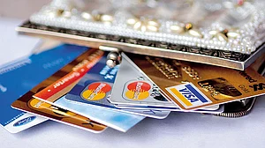Credit card default rises to Rs 4,072 crore in FY24