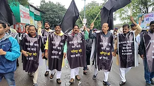 Congress-led INDIA stages massive demonstration during PM Modi's Pune visit