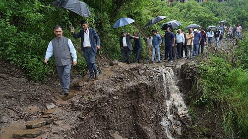 Himachal Pradesh chief minister Sukhvinder Singh Sukhu surveying (Photo: IANS)