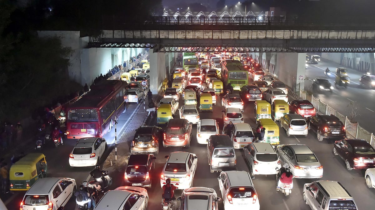 Rush-hour traffic pollution can spike your BP, up heart risk up to 24 hrs