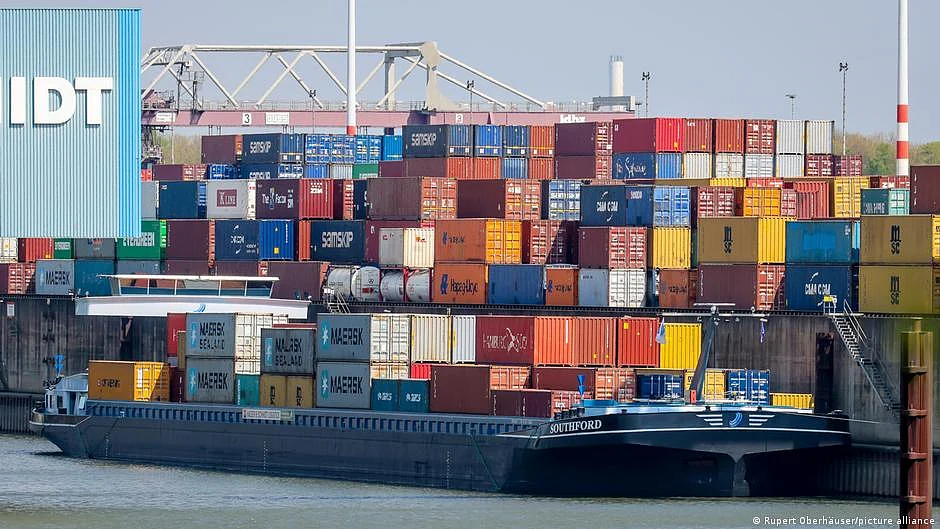 IMF's projections assume that the Strait of Hormuz reopens later this month. 