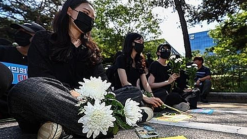 Seoul's teachers will be seen rallying in unprecedented numbers, asking for an end to school violence and better protection of their rights (Photo: IANS)