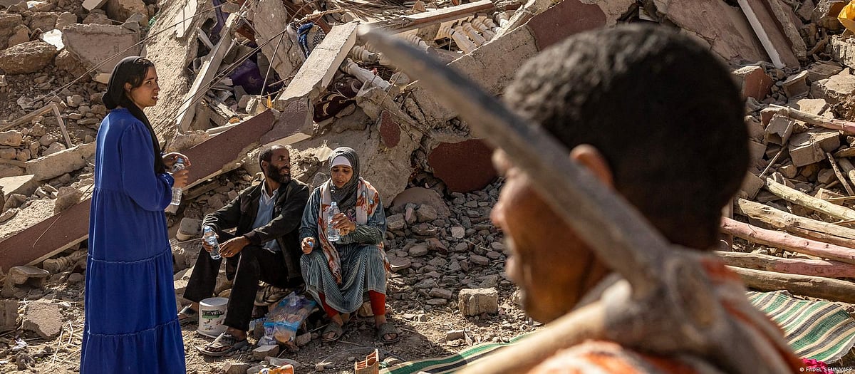 Entire villages were obliterated by the force of the disaster. Over 60 countries, including UK, Germany & France offer monetary aid and assistance. (photo: DW)