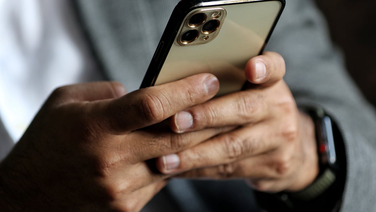 Mobile phones: A 'third hand' in spreading Covid-19, study suggests