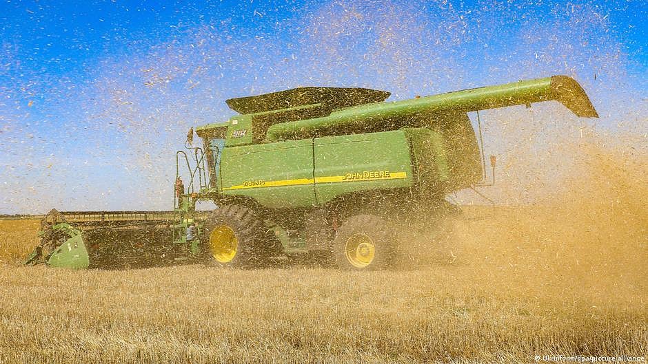 Ukrainian grain: Why are eastern EU members banning imports?