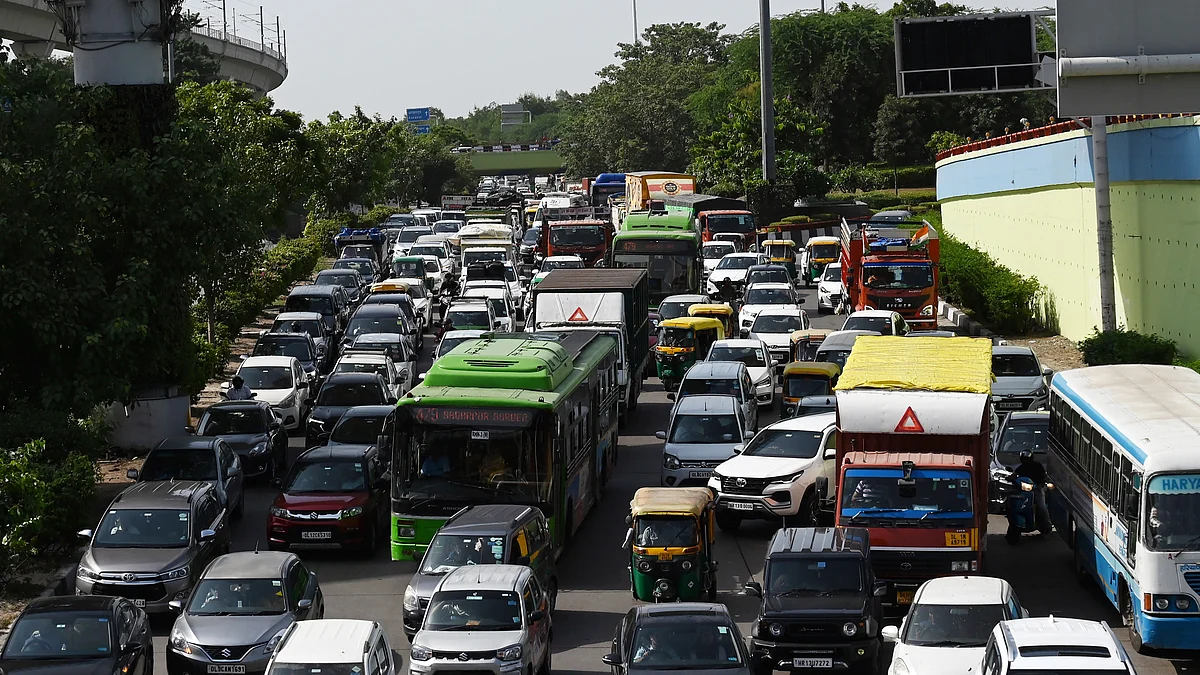 Vehicles in a traffic snarl in New Delhi (photo: Getty Images)